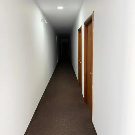 Lulishtja Hotel Velipojë